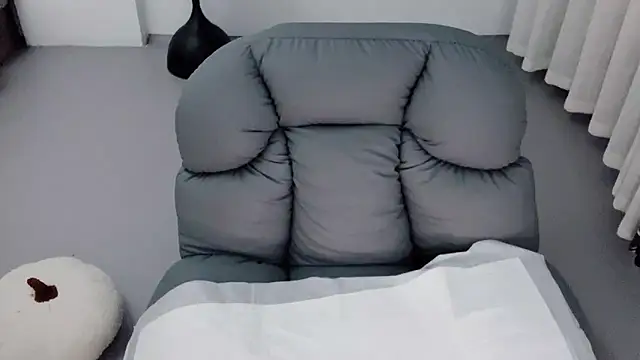 Snapshot of Fountain- chatting on 05-11-26, 02:06 Fountain- online show from 05-11-26, 02:06