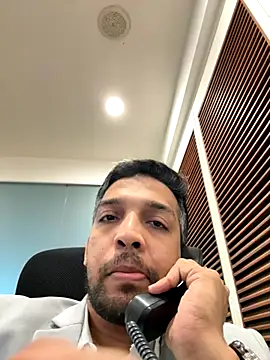 Snapshot of a4ashes chatting on 10-31-25, 09:32 a4ashes online show from 10-31-25, 09:32