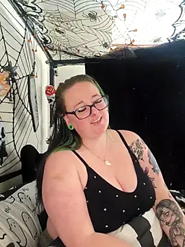 Snapshot of Bunny_Cummings chatting on 10-24-25, 10:22 Bunny Cummings online show from 10-24-25, 10:22