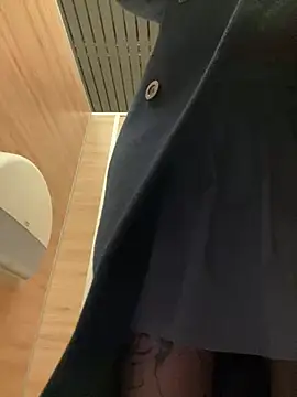 Holly Play online show from 01-21-25, 03:21