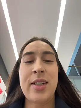 Holly Play online show from 11-26-25, 12:06