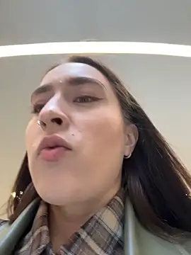 Holly Play online show from 03-28-26, 12:05