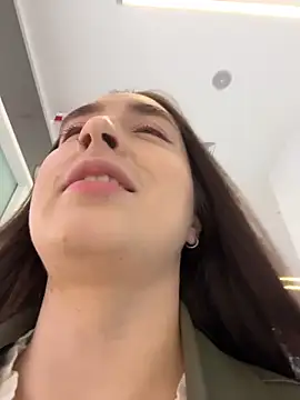 Holly Play online show from 04-04-26, 12:02