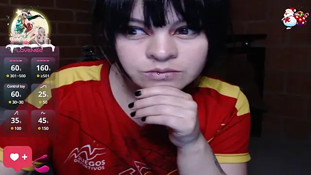 Snapshot of Valerydirty_dark chatting on 12-29-24, 01:02 Valerydirty dark online show from 12-29-24, 01:02