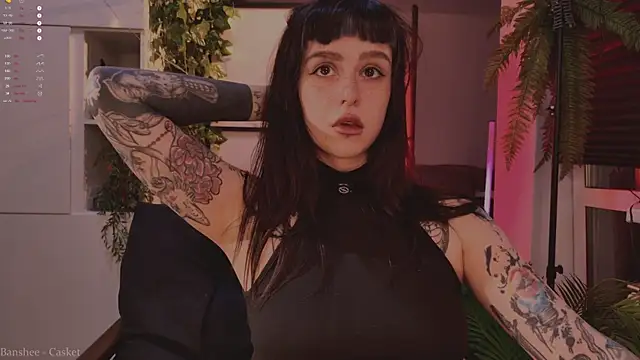 Snapshot of MichaellaMoon chatting on 11-21-25, 06:50 MichaellaMoon online show from 11-21-25, 06:50