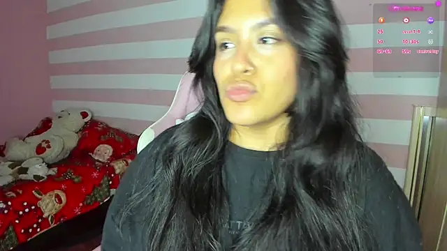 Snapshot of Loveequinn chatting on 01-06-25, 06:25 Loveequinn online show from 01-06-25, 06:25