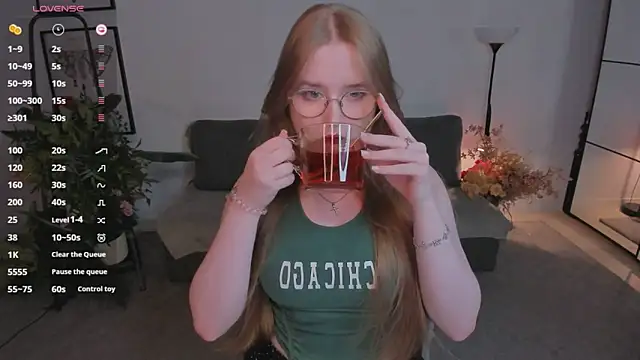 Snapshot of bonnie_wright chatting on 11-05-25, 03:34 bonnie wright online show from 11-05-25, 03:34