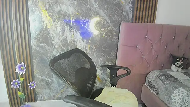 Snapshot of nicol_jone1 chatting on 06-02-26, 12:34 nicol jone1 online show from 06-02-26, 12:34