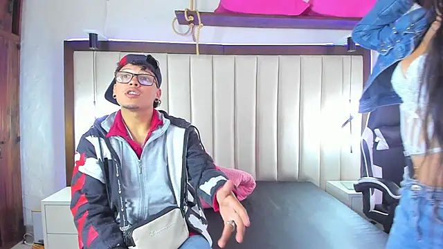 Bonny Bonss online show from 10-25-25, 08:47