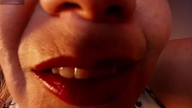 MelaniaKnauss online show from 04-04-26, 08:28