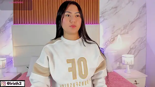 Iris Thompson  online show from 04-17-26, 04:26