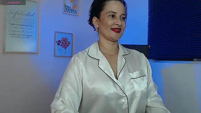 Snapshot of lucy_diiaz chatting on 01-05-25, 02:38 lucy diiaz online show from 01-05-25, 02:38