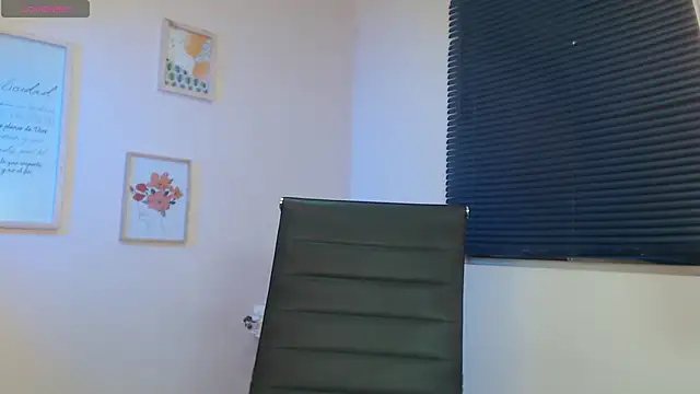 Snapshot of lucy_diiaz chatting on 01-10-25, 12:27 lucy diiaz online show from 01-10-25, 12:27