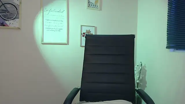 Snapshot of lucy_diiaz chatting on 01-11-25, 11:02 lucy diiaz online show from 01-11-25, 11:02