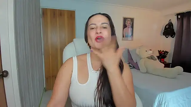 Snapshot of lucy_diiaz chatting on 09-30-25, 08:03 lucy diiaz online show from 09-30-25, 08:03