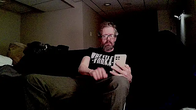 Snapshot of AronMellon76 chatting on 03-03-26, 03:23 AronMellon76 online show from 03-03-26, 03:23