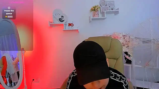 Dolly  Queen  online show from 02-11-25, 09:25