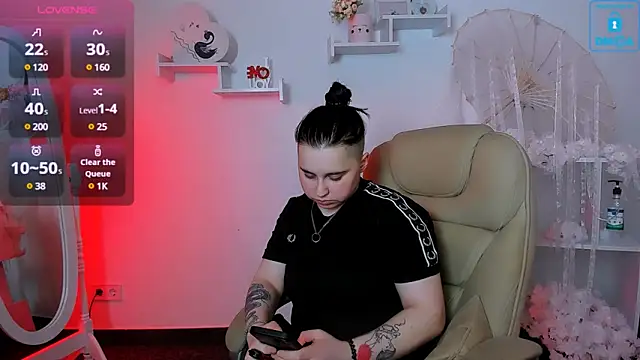 Dolly  Queen  online show from 03-19-25, 12:26