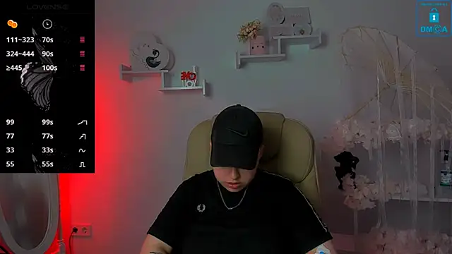 Dolly  Queen  online show from 03-22-25, 08:15