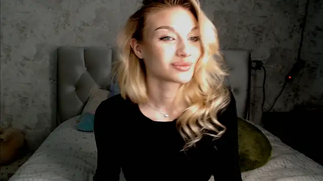 Ella Milla online show from 06-10-26, 12:37