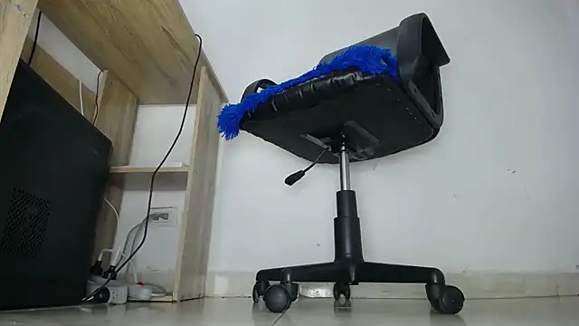 aprhillove online show from 02-04-25, 05:31