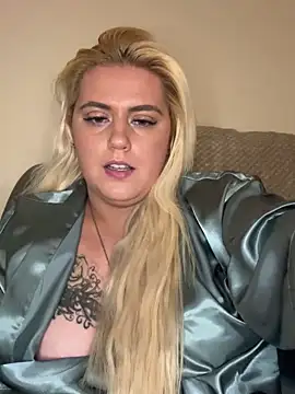 Blondiee3088 online show from 02-19-25, 05:38