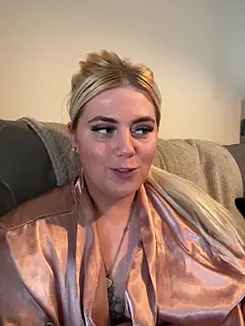 Blondiee3088 online show from 03-20-25, 01:59