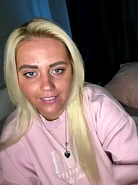 Blondiee3088 online show from 10-29-25, 03:14