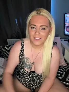 Blondiee3088 online show from 11-17-25, 01:39