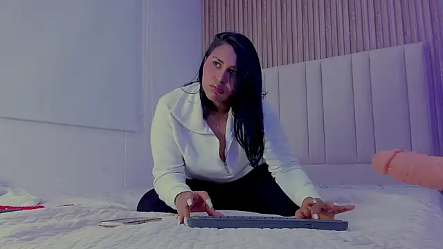 StormyButty18 online show from 09-09-25, 03:28