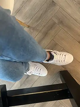 FeetVibe online show from 10-25-25, 06:32