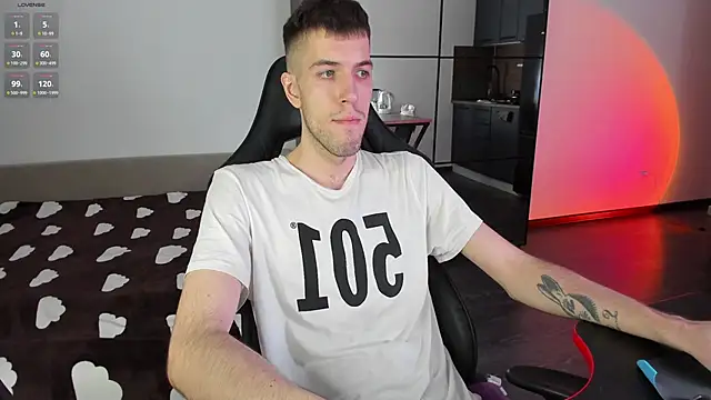 White Dylan online show from 03-07-25, 09:48