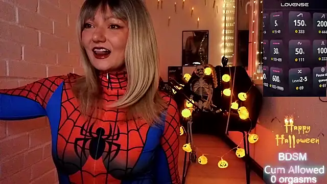 Snapshot of Sandralawrence chatting on 10-31-25, 09:05 Sandralawrence online show from 10-31-25, 09:05