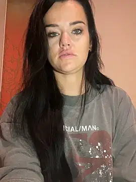 English-Chloe96 online show from 12-14-25, 05:24