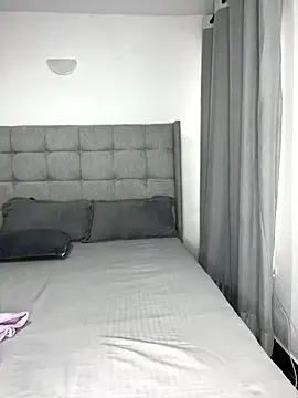 prettiepearl online show from 09-21-25, 06:37