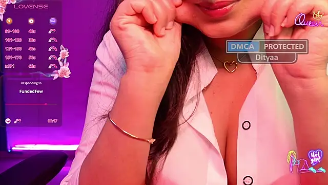 Snapshot of Punjabi_Queen1 chatting on 05-11-26, 02:56 Punjabi Queen1 online show from 05-11-26, 02:56