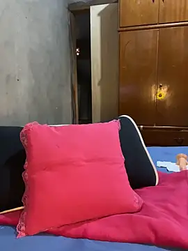 Snapshot of RuivaRaposinha chatting on 01-25-25, 10:07 RuivaRaposinha online show from 01-25-25, 10:07