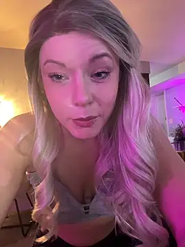 EllaSnow online show from 03-13-26, 05:47