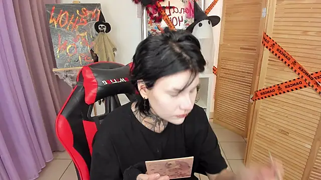 Snapshot of mekurisu chatting on 10-27-25, 01:20 mekurisu online show from 10-27-25, 01:20