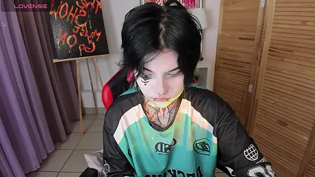 Snapshot of mekurisu chatting on 11-08-25, 01:17 mekurisu online show from 11-08-25, 01:17