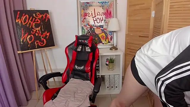 Snapshot of mekurisu chatting on 11-25-25, 01:16 mekurisu online show from 11-25-25, 01:16