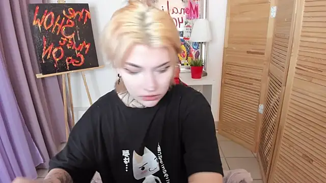 Snapshot of mekurisu chatting on 12-04-25, 03:05 mekurisu online show from 12-04-25, 03:05