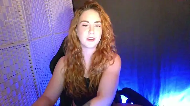 Snapshot of KayleyxEmily chatting on 12-20-25, 09:00 KayleyxEmily online show from 12-20-25, 09:00