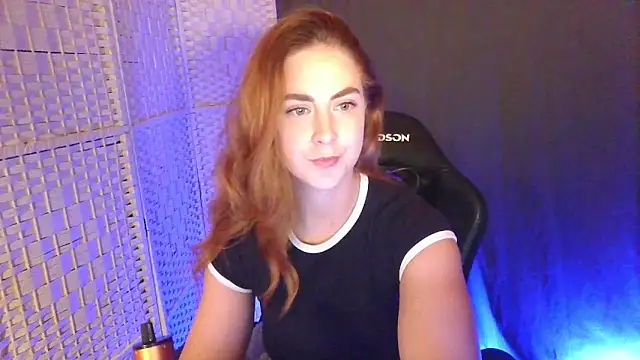 Snapshot of KayleyxEmily chatting on 02-15-26, 09:11 KayleyxEmily online show from 02-15-26, 09:11