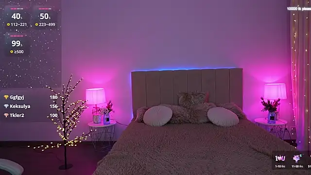 Snapshot of JennyyLuv chatting on 02-07-25, 11:13 JennyyLuv online show from 02-07-25, 11:13