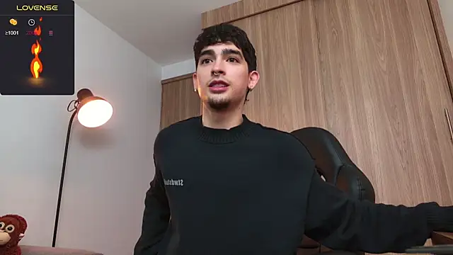 Snapshot of zenn_rush1 chatting on 12-31-24, 12:25 zenn rush1 online show from 12-31-24, 12:25