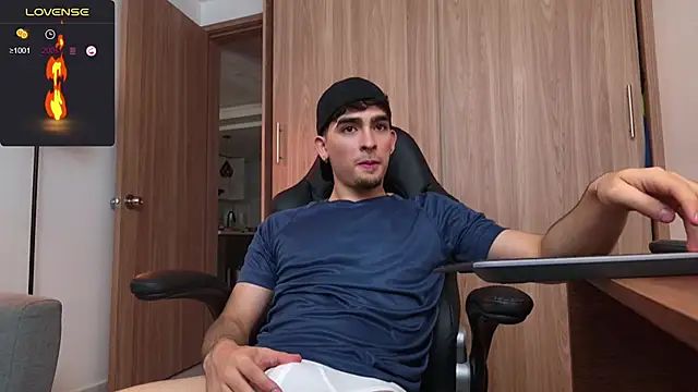 Snapshot of zenn_rush1 chatting on 01-11-25, 02:15 zenn rush1 online show from 01-11-25, 02:15