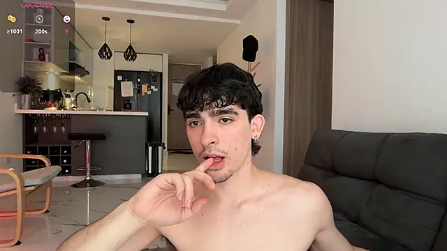 Snapshot of zenn_rush1 chatting on 10-10-25, 01:54 zenn rush1 online show from 10-10-25, 01:54