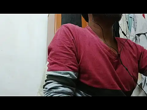 Snapshot of Awesomehotboy chatting on 10-31-25, 05:30 Awesomehotboy online show from 10-31-25, 05:30