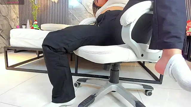 julietha taylor online show from 12-19-25, 03:35